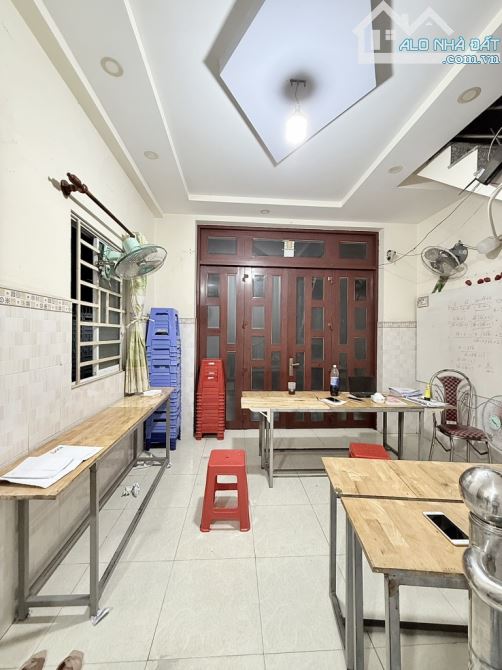 BÁN NHÀ 3 TẦNG BTCT - HẺM 6M - 62M - TÊN LỬA BÌNH TÂN - NHỈNH 4 TỶ - 2