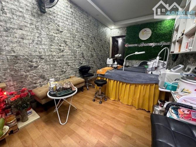 BÁN NHÀ Mặt ngõ văn Hương, Đống Đa DT 33m x 3 Tầng x Mặt tiền 3m 🧧 Gia 7,7 tỷ - 2