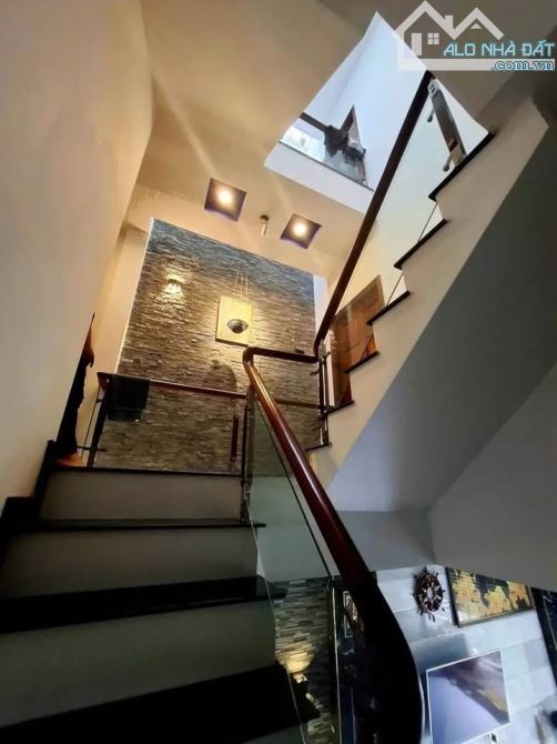 BÁN NHÀ GIANG VĂN MINH - BA ĐÌNH - SÁT Ô TÔ , GẦN PHỐ - CHỈ 9,35 TỶ - 2