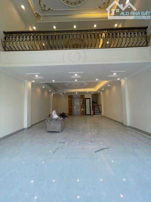 Biệt Thự 80m2 Thạch Bàn – Bát Khối, 7 Tầng Lô Góc Sân Cổng Riêng – 1x tỷ - 2