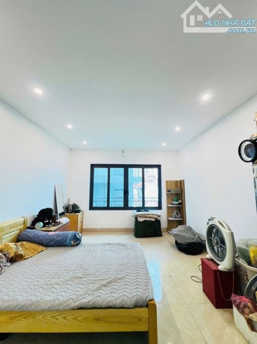Bán nhà Trịnh Đình Cửu, Hoàng Mai. 31m2 x 6 Tầng. LÔ GÓC. Ô TÔ. 1 NHÀ RA PHỐ. Hơn 8 Tỷ. - 2