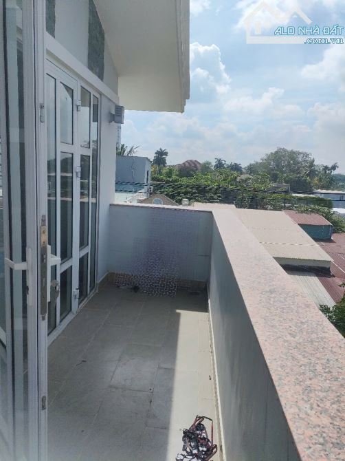 Cho thuê villa góc 2 mặt tiền sau lưng Gigamall Hiệp Bình Chánh Thủ Đức - 2
