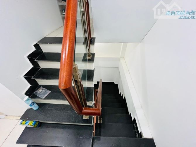 BÁN NHÀ TÂY HỒ - 18M 5 TẦNG - VỊ TRÍ ĐẸP - 2