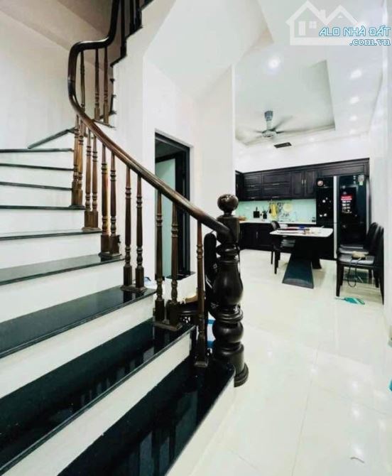 Bán Nhà Trích Sài 55m-5 tầng , Ngõ Thông ,Kinhh Doanh , Trước Nhà 4m, Căn Góc , Dân Xây - 2