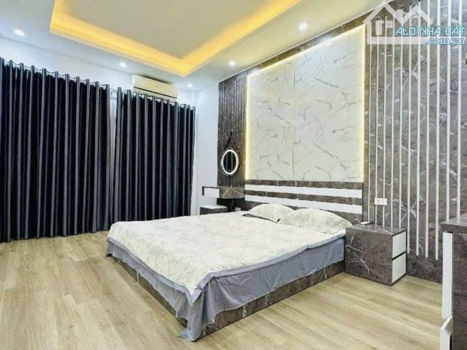 35 MÉT - 5 TẦNG - 5.95 TỶ NHÀ ĐẸP MINH KHAI - HÀNG XÓM TIMES CITY - HƯỞNG TRỌN TIỆN ÍCH - 2