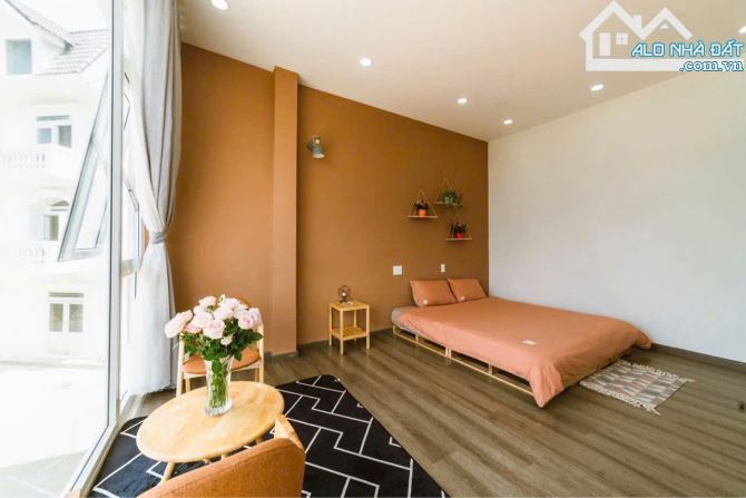 Bán Gấp Khách Sạn Trung Tâm P2 Đã Hoàn Công 7 Phòng Đều Có View Đẹp Đường Ô Tô 5m - 2