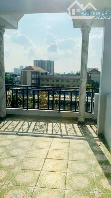 Nhà Bán Mặt tiền 3 Lầu đúc có hoàn công. Nhà thuộc khu VIP P15.Q8 - 2