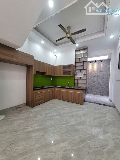 nhà 60m2 3ty750 TL 1 trệt 2 lầu, đúc 3 tấm,trục chính KDC, p.Bình Chuẩn - 2