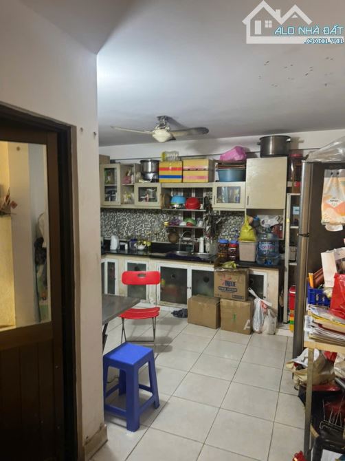 - Nhà bán căn đôi hẻm 4m đường Calmette, Ông Lãnh Q1. 2 lầu. Giá 9.9 tỷ thương lượng - 1