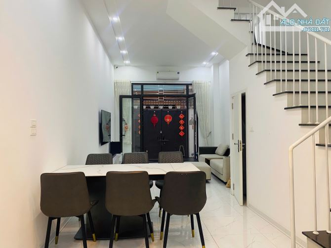 Cần bán gấp nhà mặt ngõ, phố Tôn Đức Thắng-Đống Đa, cách phố 60m2, nhỉnh 12 tỷ nhỏ xíu - 2