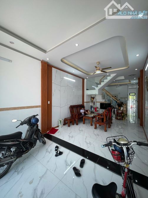 chủ ngộp bán gấp căn nhà xịn 2 mặt tiền - Vĩnh Cửu - 2