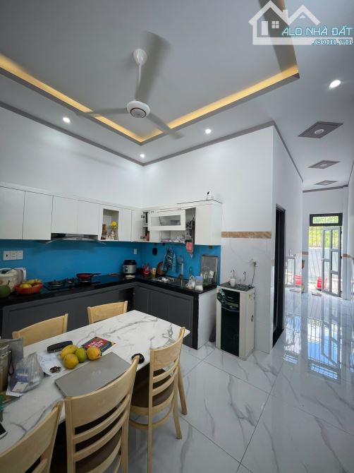 Bán nhà lầu 2 mặt tiền trước sau chỉ từ 675tr - 2