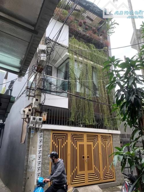 Xoay vốn bán nhà Cao Đạt, Phường 1, Quận 5/ Giá: 3.9tỷ- Diện tích: 68m2 (5x13,5m). Sổ sạch - 2