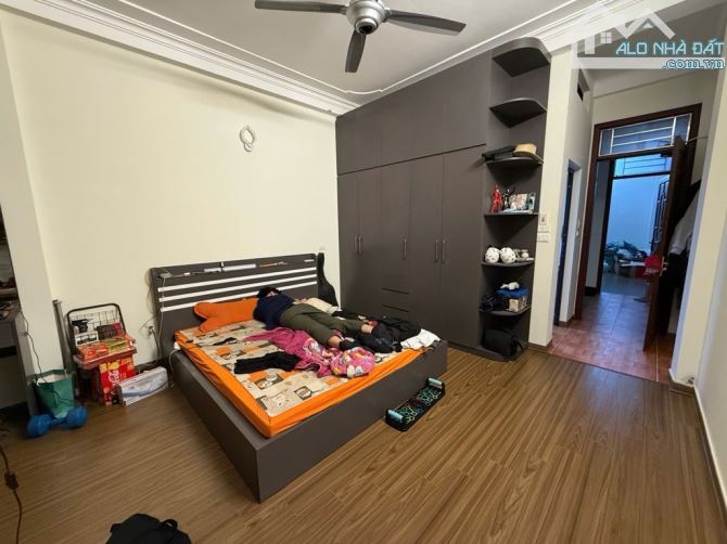 BÁN NHÀ KHƯƠNG HẠ, NGÕ NÔNG, RỘNG, 10M RA Ô TÔ, DT:42m2x5 TẦNG Giá7.3 TỶ - 2