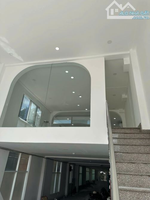 BÁN NHÀ GÓC 2 MẶT TIỀN - VỊ TRÍ ĐẮC ĐỊA QUẬN BÌNH THẠNH - 2