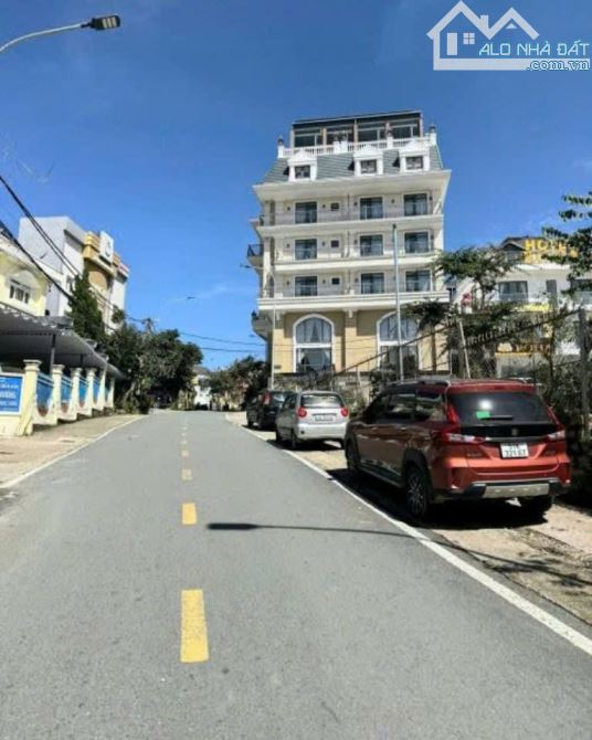 BÁN NHÀ 2 MẶT TIỀN KHU YERSIN NGAY TRUNG TÂM