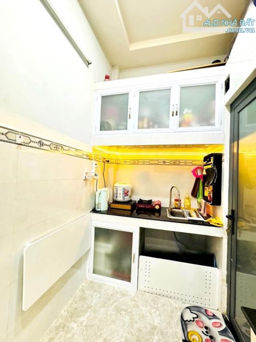 Bán nhanh căn nhà ngay Bùi Hữu Nghĩa, Quận 5.Giá: 2 tỷ 615tr,1 trệt 1 lầu, Diện tích: 68m2 - 2