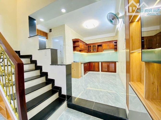 Bán nhà ngay Đồng Nai, Phường 15, Quận 10. Giá: 3 tỷ 072tr/62,9m2, sổ riêng - 2
