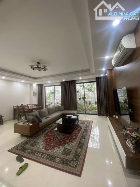 NHÀ PHỐ NGỌC HÀ 2 MẶT TIỀN - GARA 2 Ô TÔ - THANG MÁY - FULL ĐỒ - GIÁ CHỈ 18.5 TỶ - 2
