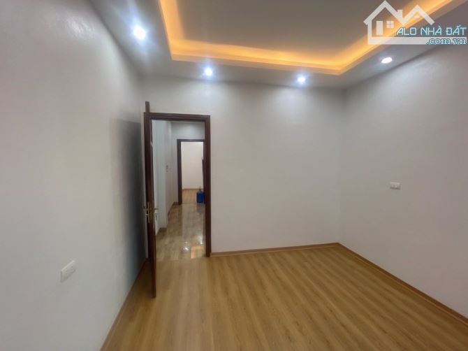 BÁN NHÀ MỚI ĐẸP – NGÕ THÔNG Ô TÔ CHẠY QUA – YÊN NGHĨA, HÀ ĐÔNG – GIÁ CHỈ 3,95 TỶ - 2