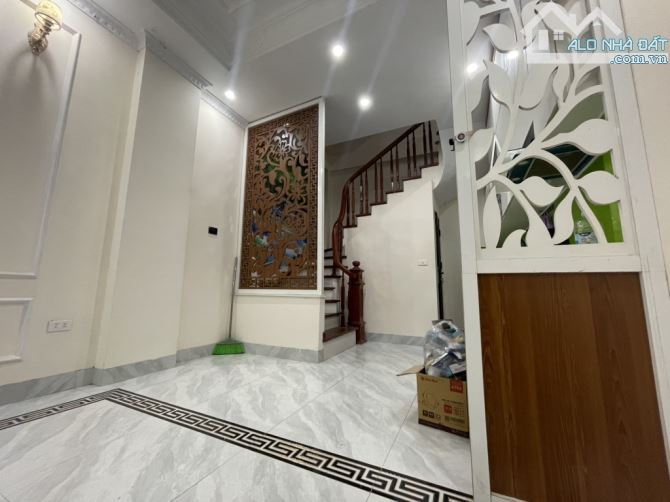BÁN NHÀ PHỐ TRẠM-OTO ĐỖ CỬA-MỚI ĐẸP Ở NGAY-3 NGỦ CHỈ 6 TỶ - 2