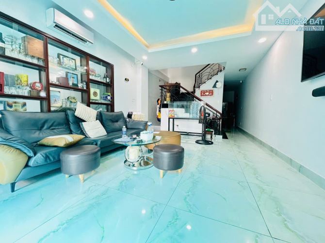 BÁN NHÀ Q7, MẶT TIỀN PHẠM HỮU LẦU CÁCH 70M - 4 TẦNG BTCT - 5PN - 2