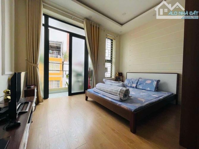 Đi định cư nên cần Bán nhà MT ngay ngã 3 Huỳnh Văn Bánh và Lê Quý Đôn 1T4L khu kinh doanh - 2