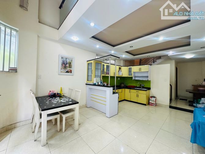 Nhà mặt tiền khu ngã tư Bảy Hiền - DT: 4 x 17.5m, 3 tầng nhà mới, giá: 10.5 tỷ TL - 2