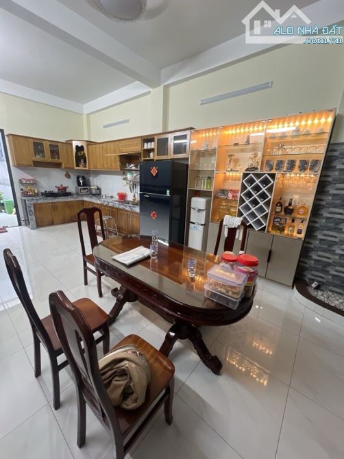 BÁN NHÀ 4 TẦNG MẶT TIỀN ĐƯỜNG TRẦN THỊ NĂM QUẬN 12 - GẦN 100M2 (4x24), GẦN BỆNH VIỆN QUẬN - 2