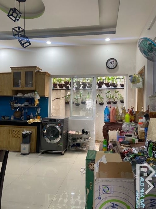 NHÀ 3 LẦU ĐẸP - XE HƠI NGỦ TRONG NHÀ - ĐÀO TÔNG NGUYÊN, THỊ TRẤN NHÀ BÈ - 2