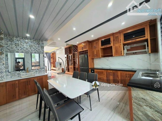 Nhà mặt tiền Lê Tấn Quốc khu nhà ga T3 - DT: 4 x 25m, 3 tầng, giá: 15 tỷ TL - 2