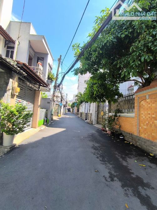 Bán Nhà 2 Lầu Lê Đức Thọ P 17. HXH 5m. DT: 6.25x14, Cn 87m2 GÍA chỉ 10.5 tỷ - 2