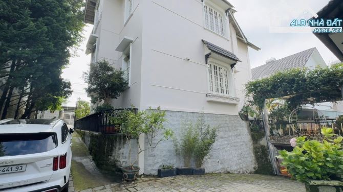 Bán căn biệt thự kiến trúc Pháp 451m2 Tại Hùng Vương P9 Tp.Đà Lạt - 2