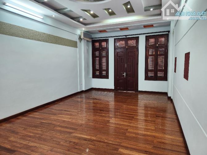 BÁN NHÀ PHÂN LÔ CÁN BỘ – NGHĨA ĐÔ, CẦU GIẤY Giá: 24.8 tỷ, DT 59m² x 5 tầng, Mặt tiền 4.4m - 2