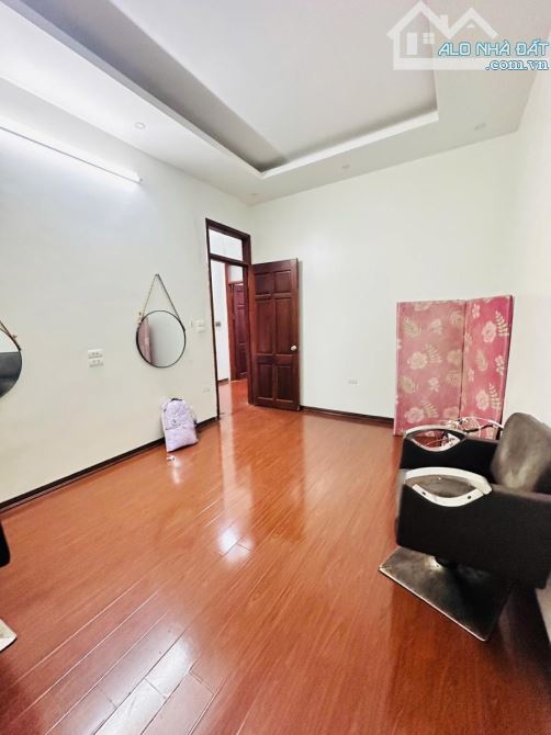 Bán nhà Cầu Giấy, dân xây, ngõ thông, gần trường chợ, trung tâm tiện ích - 2