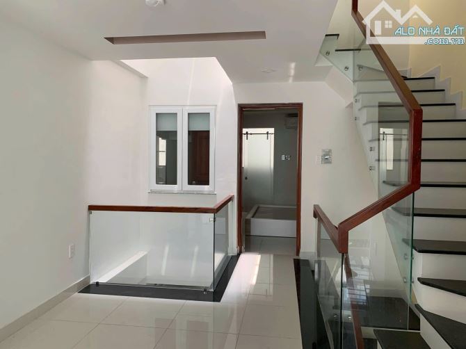 Siêu phẩm nhà đẹp Âu Cơ 4x17 ngay Lạc Long Quân 5 tầng chỉ 8,7 Tỷ - 2