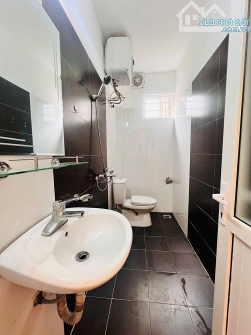 Chính chủ bán siêu phẩm phố Thanh Bình – 75m², 4 tầng, 4PN, ô tô, giá nhỉnh 10 tỷ - 2