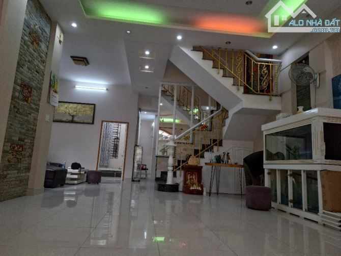 bán biệt thự siêu víp DT180m2 ,bình trưng tây Q2, T Đức Chỉ nhỉnh nhẹ 11 tỷ , - 2