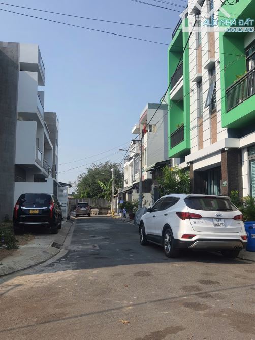 BÁN NHÀ TRỆT 2 LẦU ĐƯỜNG 8 LINH XUÂN THỦ ĐỨC, DT 55M2 , HOÀN CÔNG, ĐƯỜNG NHỰA 7M, 5.75TI - 2
