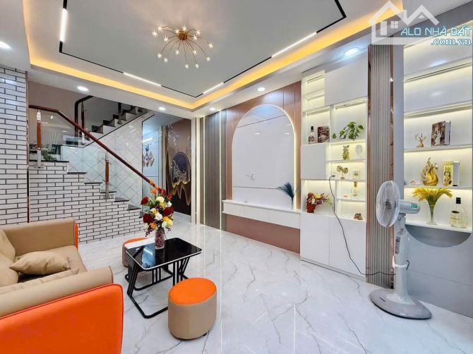 Bán gấp Biệt Thự 2 Tầng, 250m², Hẻm Xe Hơi 7m, Trung Tâm Phú Nhuận! - 2