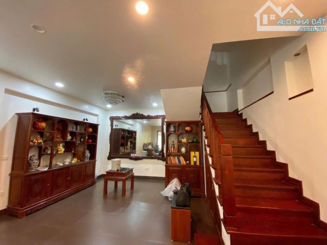 BÁN NHÀ PHÂN LÔ, VIEW HỒ, Ô TÔ TRÁNH, ĐỖ, 3 BƯỚC RA PHỐ,HÀNG XÓM QUAN CHỨC, 80M 5T 33.9T - 2