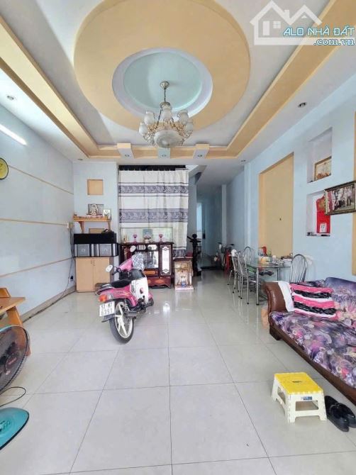 BÁN NHÀ TRUNG TÂM HANH CHÁNH DĨ AN, DT 100M2 TRÊT 2 LẦU 4PN, GIÁ 8.5 TI - 2