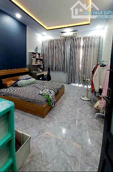 Mặt tiền Trần Văn Kiểu ngay Lý Chiêu Hoàng 3 tầng đúc, 76m2 sổ nở hậu khu sầm uất chỉ 11,7 - 2