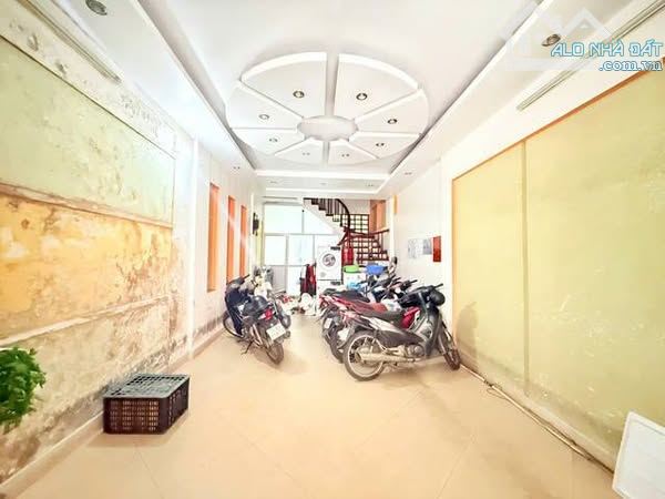 Bán nhà mặt ngõ ô tô phố Pháo Đài Láng , Quận Đống Đa 5 tâng, mặt tiền 4m, diện tích 69m2 - 2