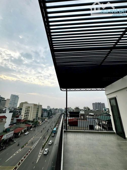 Bán nhà mặt phố Nguyễn Văn Cừ, mặt tiền siêu to, vỉa hè đá bóng 23 tỷ - 1