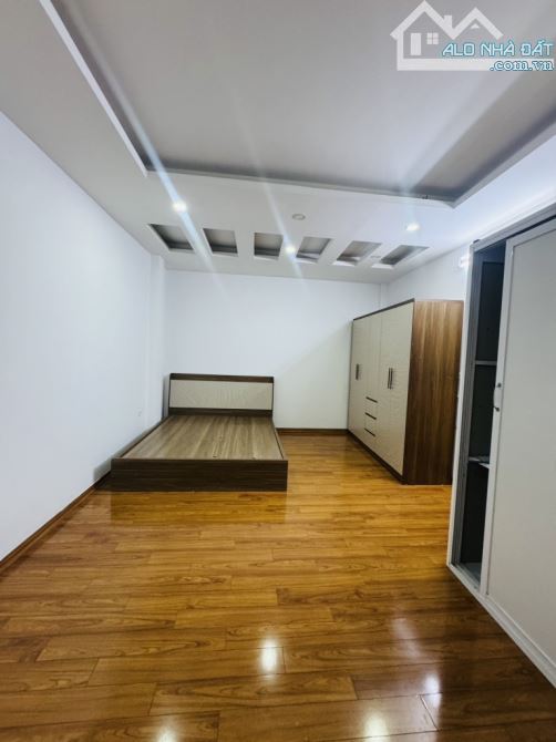 Tôn Đức Thắng 10m ra oto tránh 30m ra mặt phố 30m ra hồ Văn Chương mặt tiền rộng ở sướng - 2