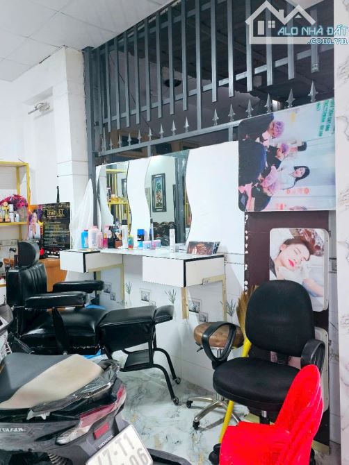 BÁN NHÀ TRỆT LẦU 2PN, ĐƯỜNG 743 GẦN NGA TƯ 550, ĐỪONG NHỰA 7M,GIÁ 3.3TỈ CÒN TL - 3