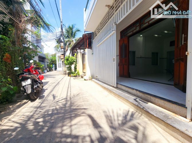 Bán nhà 2 tầng vị trí vàng Hương lộ Ngọc Hiệp - Nha Trang Khánh Hòa 50,2m2 - 3