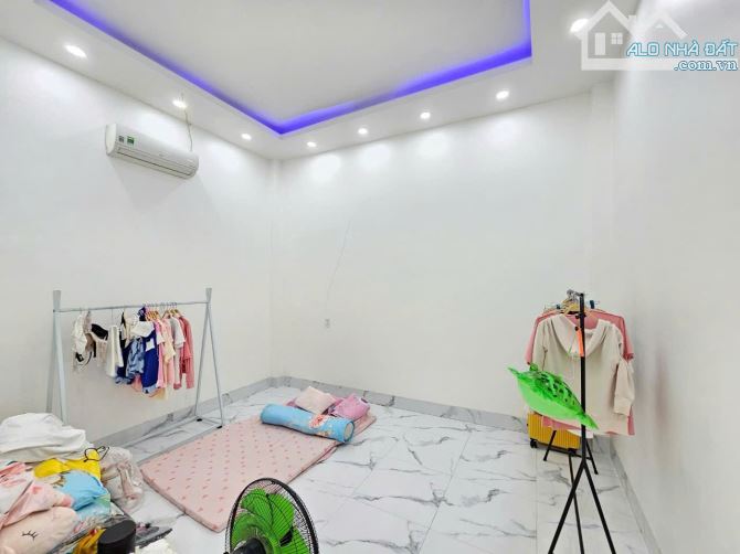 Nhà phố sân vườn đẹp gần chợ Xóm Vắng và Vincom550 Tp. Dĩ An - 3