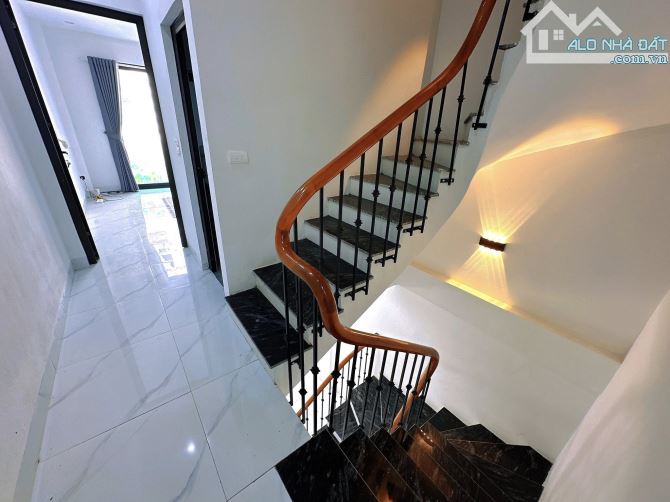 BÁN NHÀ PHAN TRỌNG TUỆ . TAM HIỆP . NHÀ ĐẸP MỚI . 40 M . 5 TÀNG . MT 3,5 M . GIÁ 6,5 TỶ - 3